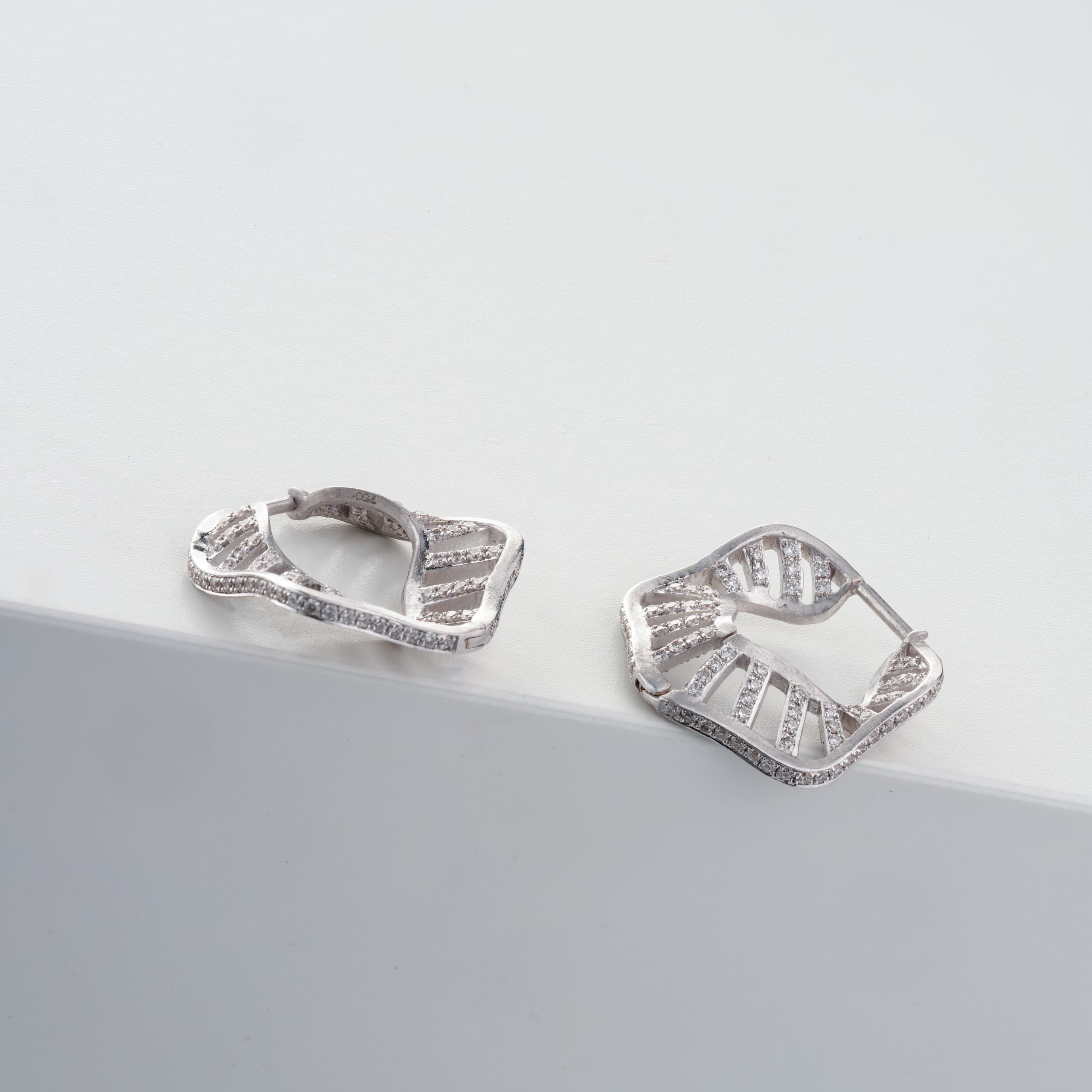 Signature Hoops Full Pavé Diamonds with Diamonds Border 14mm
